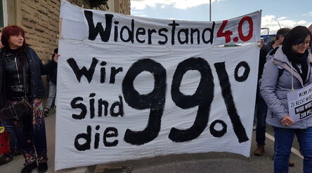 Großes Stoffplakat ca. 1,90m x 2,20m schwarz auf weiß