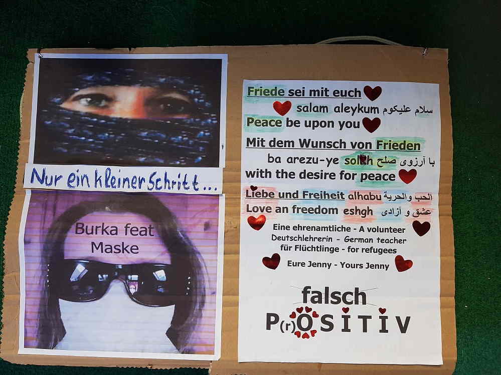 Plakat mit verhüllten Gesichern: Oben durch die Burka, unten von Maske und Sonnenbrille